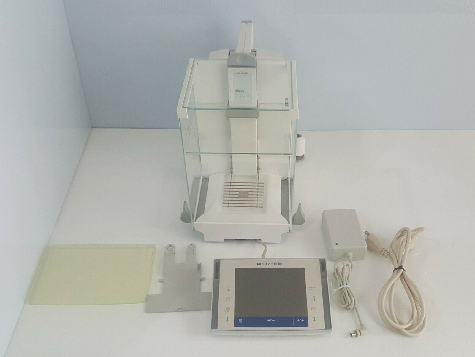 Mettler Toledo XP205 220g X 0.01mg Analytical Balance