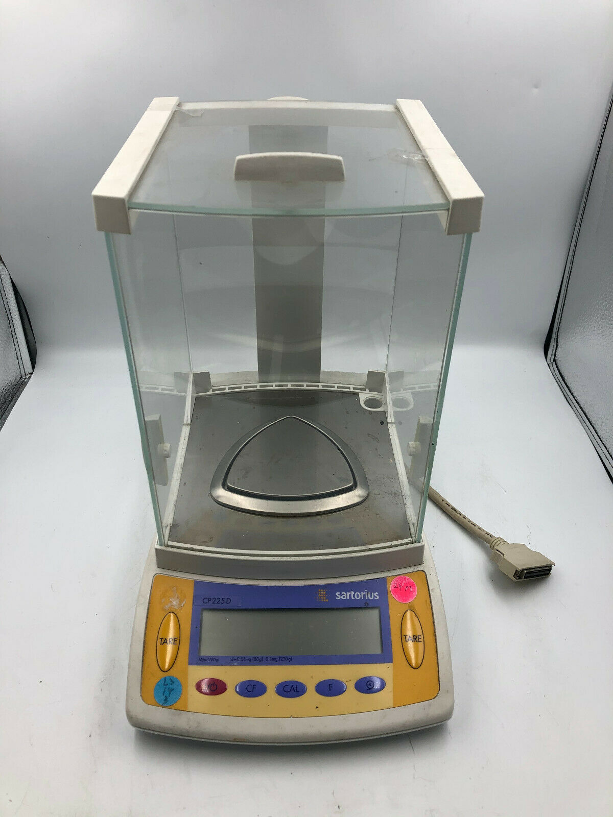 Sartorius CP225D Analytical Scale